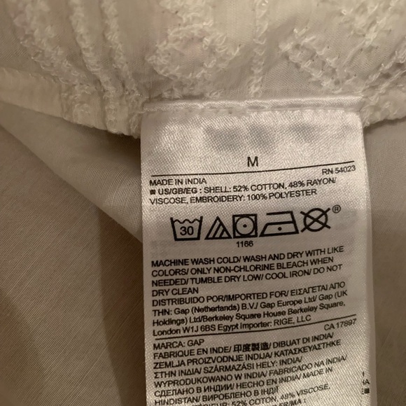 GAP semi sheer white cross-stitch design blouse - Picture 5 of 6